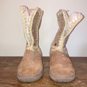 BearPaw Tan Winter Boots with Cream Trim